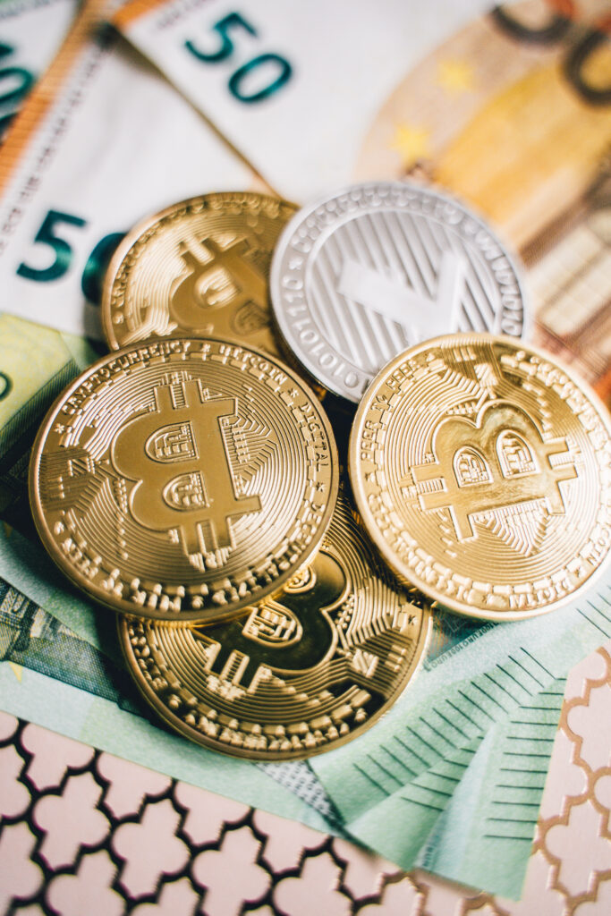 What Is The Difference Between A Cryptocurrency And A Traditional Fiat Currency?