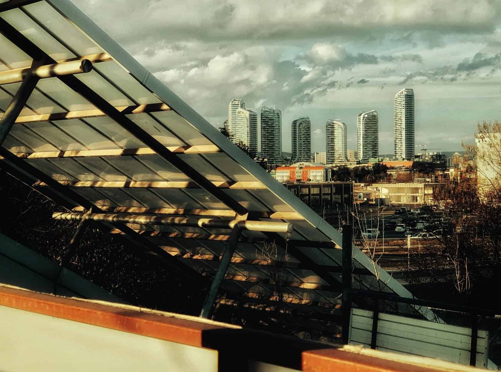 How To Invest In Cryptocurrencies With Minimal Risk.