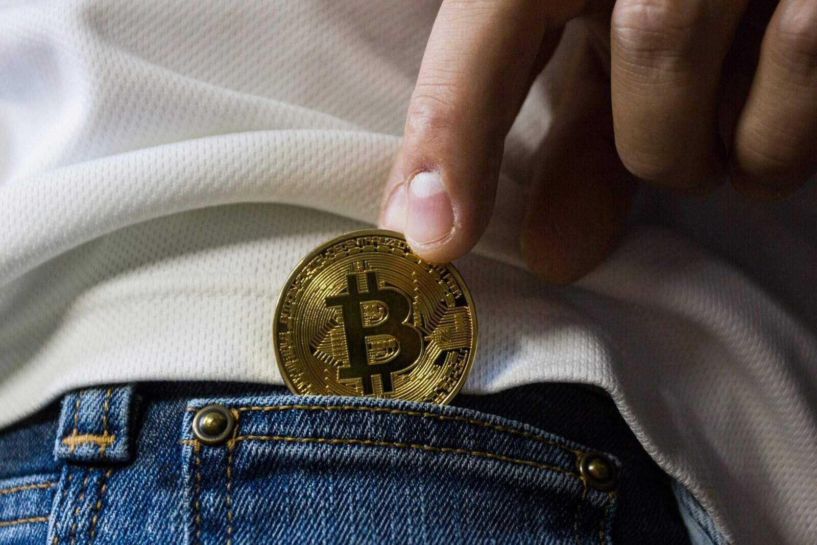 How Does Cryptocurrency Work? 10 How Does Cryptocurrency Work?
