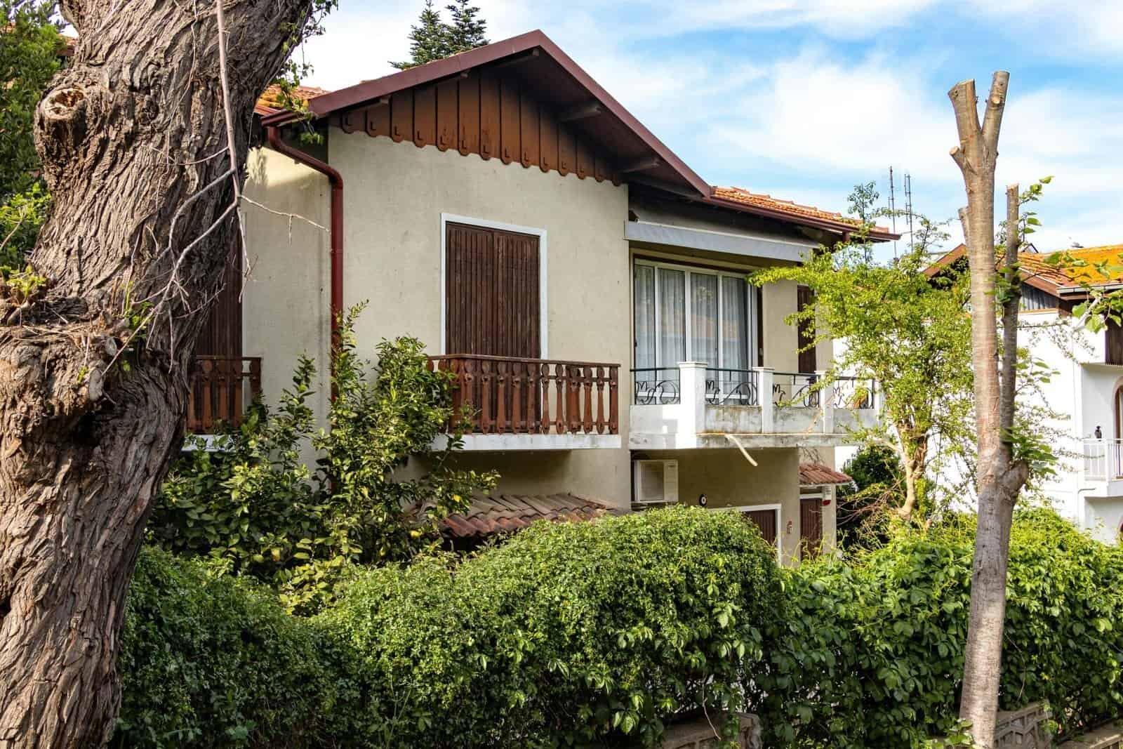 How To Hedge Against Crypto Market Downturns.