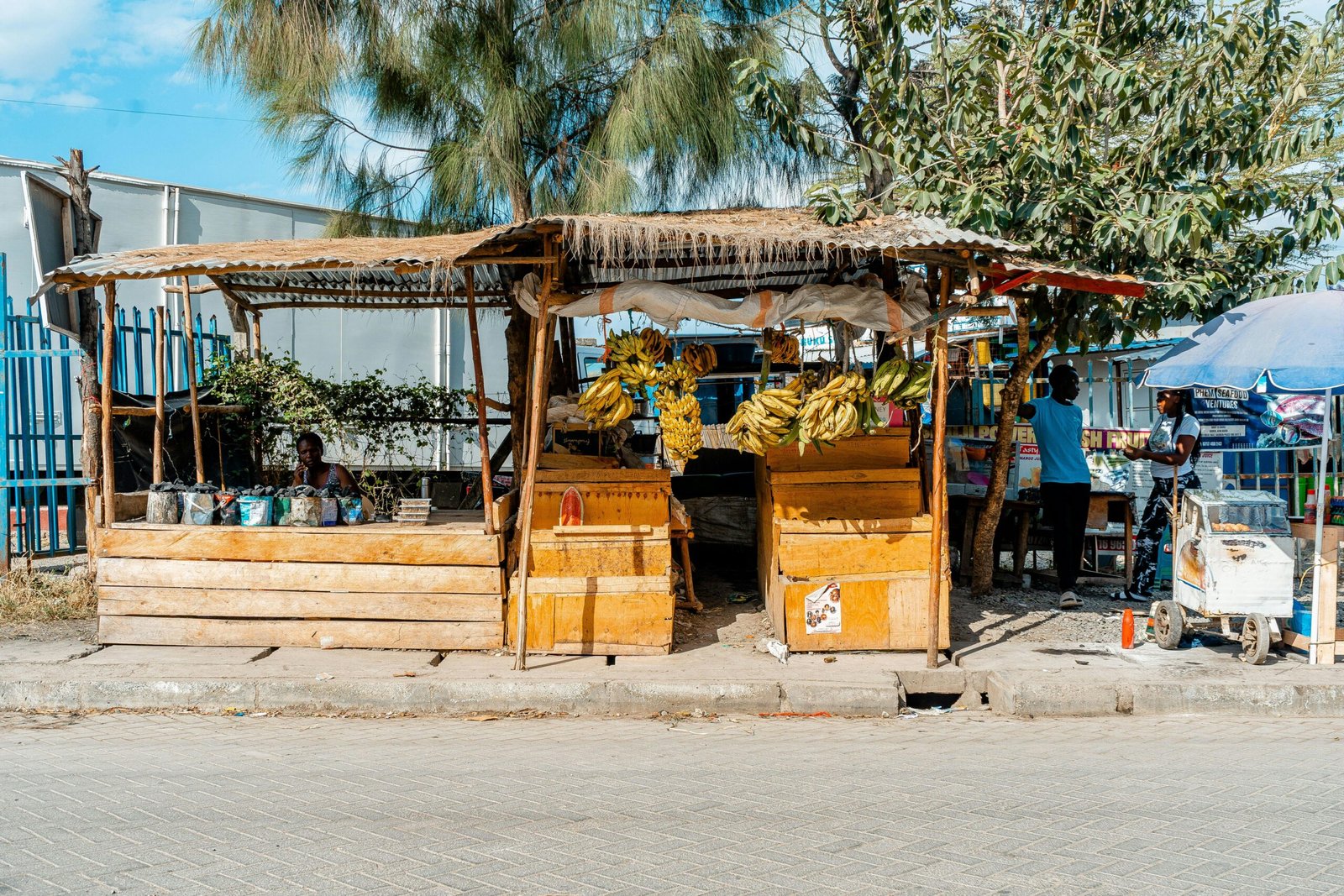 Wen Moon Market – A Multi-chain NFT Platform Supporting Minting And Trading Across Chains.