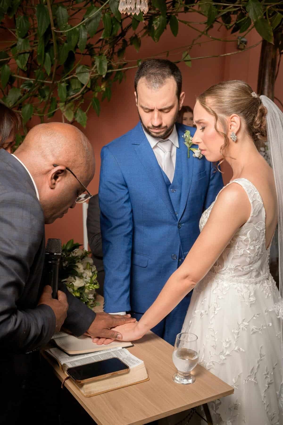 How Do I Choose Between Centralized And Decentralized Exchanges? How Do I Choose Between Centralized And Decentralized Exchanges?