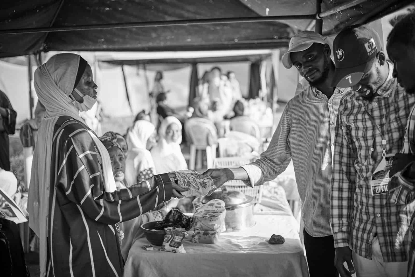 How Do I Choose Between Centralized And Decentralized Exchanges? How Do I Choose Between Centralized And Decentralized Exchanges?